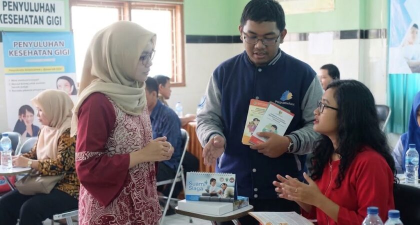 Manajemen Penyakit Kronis STIKes Karya Persada Muna bagi Warga Desa Pesisir